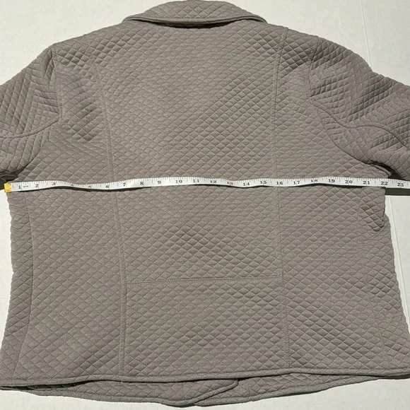 TORRID PEBBLE GREY QUILTED‎ KNIT MOTO JACKET - 2 - Picture 5 of 10